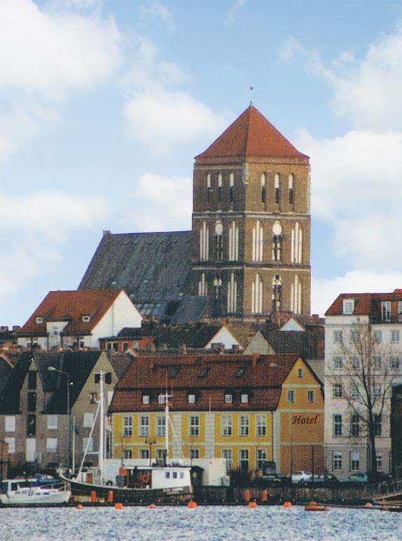 Hotel Altes Hafenhaus Rostock Room photo