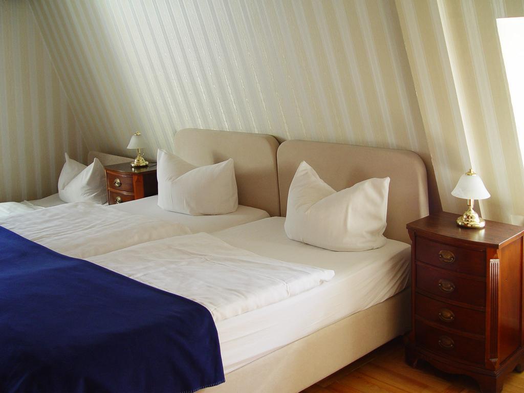 Hotel Altes Hafenhaus Rostock Room photo