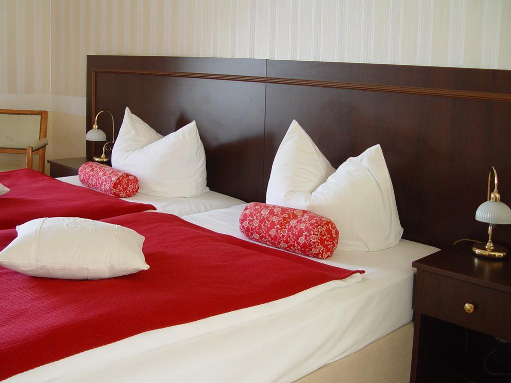 Hotel Altes Hafenhaus Rostock Room photo